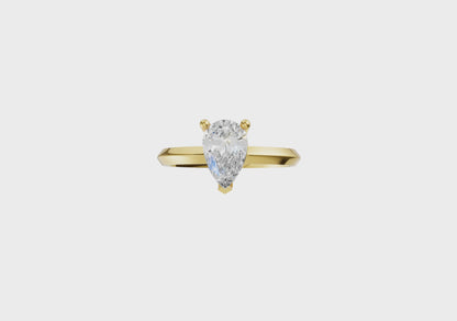 Zaro Pear Lab Diamond prstan